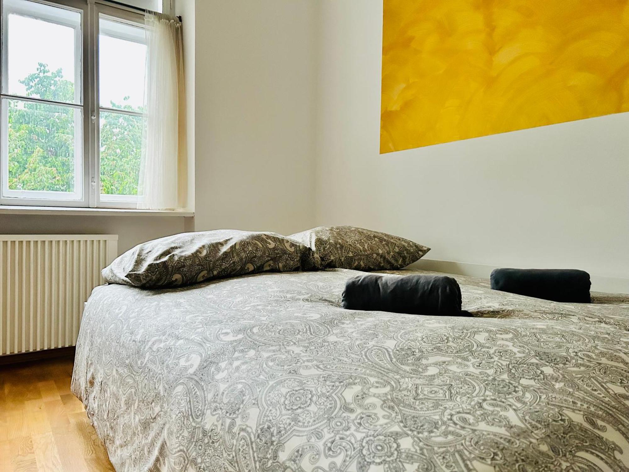 Cosy One Bedroom - 15 Min To Center Apartment *